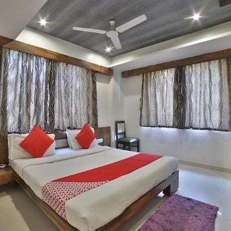 Hotel Green Apple Гандинагар Екстериор снимка